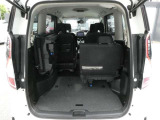 サードシートは5:5分割可倒式を採用しておりますので、乗車人数やお荷物の量に併せてアレンジが可能です♪