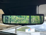 【デジタルインナーミラー】後席の大きな荷物や同乗者で後方が確認しづらい時でも安心!カメラが撮影した車両後方の映像をルームミラー内に表示。クリアな視界で状況の確認が可能です!