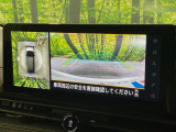 【アラウンドビューモニター】専用のカメラにより、上から見下ろしたような視点で360度クルマの周囲を確認することができます☆死角部分も確認しやすく、狭い場所での切り返しや駐車もスムーズに行えます。