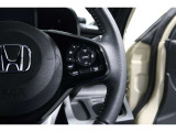 Hondaセンシングの機能のひとつ、アダプティブクルーズコントロール付!アクセルから足を離しても設定したスピードと前車との車間を保ち走行してくれます!車線維持もアシスト☆高速道路で疲労軽減ですね☆