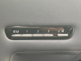 【メモリーシート】ドライバーごとに設定したシート位置を記憶して、ボタン一つで切り替えできる便利な機能!運転する方が複数名いらっしゃるご家庭におすすめです