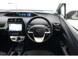 スポーティームード溢れる運転席周りですね。 クイックなドライビングに対応できるよな運転席回りになっています。 ドライブがますます楽しくなりますね!
