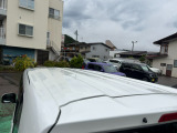 中古車という商品の特性ルーフには子キズや塗装しみ細かな凹み等があります