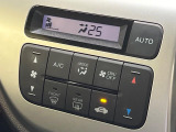 【リアオートエアコン】広い後部座席には必須の機能!風量や温度を自動で調整し前席と同様な車内環境にしてくれるリアオートエアコンを装備。夏の暑さも冬の寒さもストレスなく快適にお過ごしいただけます♪