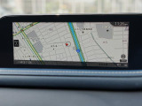 マツダコネクトの8.8インチワイドセンターディスプレイです。『Android Auto』『Apple CarPlay』や独自のコネクテッドサービスに対応したインターフェイスシステムです。