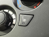 【シートヒーター】寒い日に重宝するシートヒーター!エアコンより早く温まってくれるので寒がりの人も安心ですね♪エアコンの温風は乾燥するから苦手、という方にもをおすすめです。