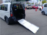 スロープ車両になります。