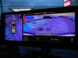 パーキングアシスト画面です。ハンズフリーで車庫入れをアシストしてくれます!