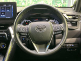 【純正革巻きステアリング】上質な革を使用することで、手にしっかり馴染みとても運転しやすいハンドルです♪