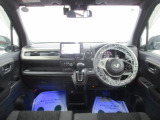 インパネ周りのお写真です。 視界が広く運転がしやすくなっております。
