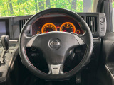 【純正革巻きステアリング】上質な革を使用することで、手にしっかり馴染みとても運転しやすいハンドルです♪