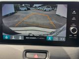 駐車時の安全確認をサポートするバックカメラも使用できます。