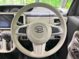 インテリアに合わせたデザインのステアリングは、運転される方のことも考え、運転しやすい形状、大きさです。是非一度、実際に触ってお確かめください。