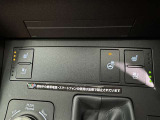ステアリングヒーター付き。寒い日のドライブも、手のひらから温めてくれます。
