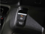 【電動パーキングブレーキ】スイッチ操作で力も手間もいらず簡単操作。【オートブレーキホールド機能】停止時にブレーキペダルから足を離してもブレーキは効いたまま!アクセルオンで自動解除。