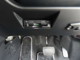 ETC!料金所も止まる事無くスイスイです!窓を開ける必要も無いので雨や花粉、排気ガスの浸入もありません!今や必需品ですネ!