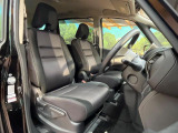 運転席シート廻りは使用感も少なく、良好な状態となっています。丁寧に使われていたことがよくわかりますね。