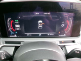 メーター中央に、様々な車両情報を表示してくれる、ディスプレイがついています。