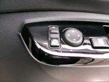 ドアミラーの鏡面の調節、格納は運転席からすべて操作できます!