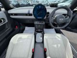 こちらのお車はMINI NEXT鶴ヶ島に展示中です。☆お問合せをお待ちしてます!