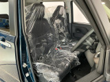 【運転席・助手席】内装ルームクリーニング済みです。しっかり綺麗にしていますので、是非、お確かめください。車に自信があるからこそ、是非一度ご来店頂き内外装も見てもらえると幸いです。