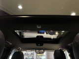 車両は屋内展示しておりますので天候に関係なくごゆっくりコンディションご確認頂けます。車両を倉庫へ保管している場合が御座いますのでご来店前に在庫確認頂けると幸いです。TEL072-784-8800