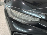 LEDヘッドライトは、点灯の瞬間から最大光量を発揮し、突然暗くなるトンネルなどでの安定感を高めます。