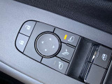 ボタン一つで、ミラーの開閉ができる電動格納式ドアミラー。すれ違いの時や、パーキングの時にこすりにくくなります!