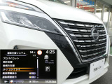 自車からは見えない前方の状況の変化を検知し、玉突き事故の防止をサポートします。インテリジェント FCW(前方衝突予測警報)!