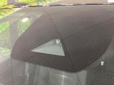 【エマージェンシーブレーキ】走行中に前方の車両等を認識し、衝突しそうな時は警報とブレーキで衝突回避と被害軽減をアシスト。より安全にドライブをお楽しみいただけます。