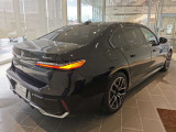 BMWプレミアムセレクション前橋では、高年式低走行モデルからMモデル、年式が経ちなかなかディーラーでは見かけないモデルまで幅広いラインナップで認定中古車を取り扱っております。品質に自信があります。