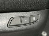 【運転席ポジションメモリー付パワーシート】ワンタッチで記憶させていたシートの前後・リクライニングはもちろん、シートリフターも備えます☆快適なドライブをお楽しみ下さい♪