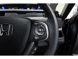 Hondaセンシングの機能のひとつ、アダプティブクルーズコントロール付!アクセルから足を離しても設定したスピードと前車との車間を保ち走行してくれます!車線維持もアシスト☆高速道路で疲労軽減ですね☆