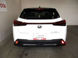 バックカメラが付いているので後方確認が非常にしやすいです。今や運転初心者も熟練者も必須装備!