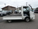 すべての車に外装のコーティングと各種ルームクリーニングを施工いたします!外装も内装も愛車はいつもピカピカキレイが気持ちいいですね♪