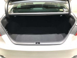 開口部の広いラゲージスペースは、ゴルフバックなどの荷物もラクラク積み込めます。