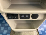運転席・助手席にはシートヒーター機能が付いています。寒い日の心強い味方です♪