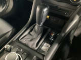 全てのトランスミッションのメリットを兼ね備えた理想的なAT、それがSKYACTIV-DRIVE(スカイアクティブドライブ)。「滑らかな変速」「ダイレクト感のあるシフトフィール」そして「低燃費」が特長です!