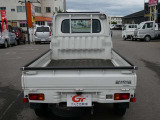 軽トラの基本色、ホワイトのお車です。掲載情報以外にも気になる点がございましたら、お気軽にお問い合わせください!