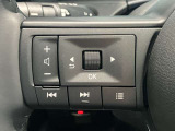ステアリングスイッチ搭載!ハンドルひとつで手を離さなくても運転中視線をそらさなくても操作が出来て便利です♪