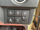 操作のしやすさが分かるスイッチ類。装備有無と配置、文字消えや使用感までチェックできます。