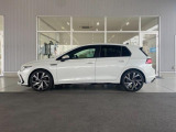 フォルクスワーゲン車伝統のプレスラインを現車で確認してください、ドアの開閉で剛性感のある作りが感じて頂けると思います。