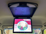 【フリップダウンモニター】付き☆後部座席に座りながら大画面でTVやDVDをお楽しみいただけます♪
