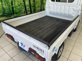 積み下ろしのしやすいデッキにはたっぷりと荷物を積み込んでいただけます。遊びから仕事まで、様々なシーンで頼れます♪