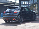 NISMO RSらしい専用リヤスタイル。ワイド感のあるボディデザインとスポーティなエアロが魅力です。