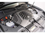V8 twin turbo engine