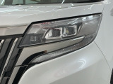 LEDヘッドライトは、点灯の瞬間から最大光量を発揮し、突然暗くなるトンネルなどでの安定感を高めます。