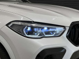 BMWレーザーライトとても明るく配光も良いので夜間の運転も安心です。