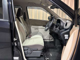 運転席も広々でゆったりとした気分で運転できます☆