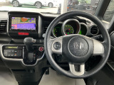 社外7インチNAVI付です。
